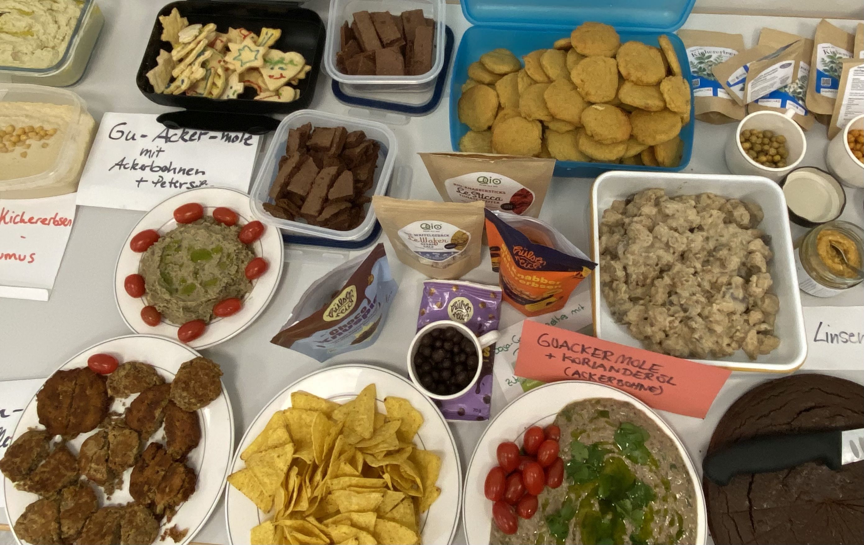 Diverse Köstlichkeiten aus Körnerleguminosen.